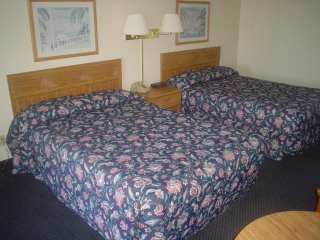 Clearwater Lakeshore Motel Mackinaw Stadt Zimmer foto